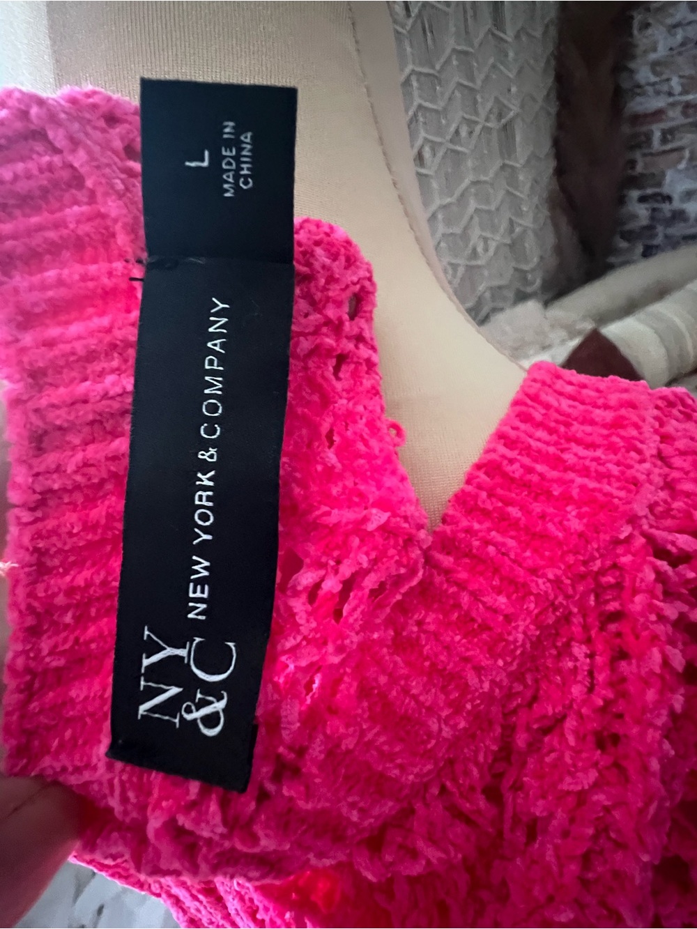 New York & Company Vibrant Hot Pink Cable-Knit Crew Sweater sz Large - Picture 4 of 5